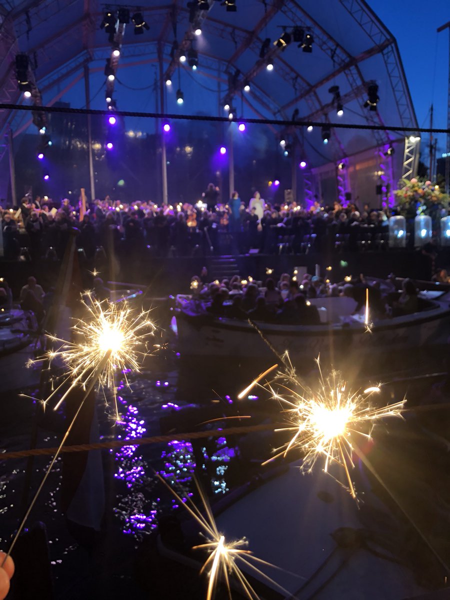 adriaanvisser's tweet photo. #Veerhavenconcert ook vanavond weer bijzonder. https://t.co/hJ35LNsVXo