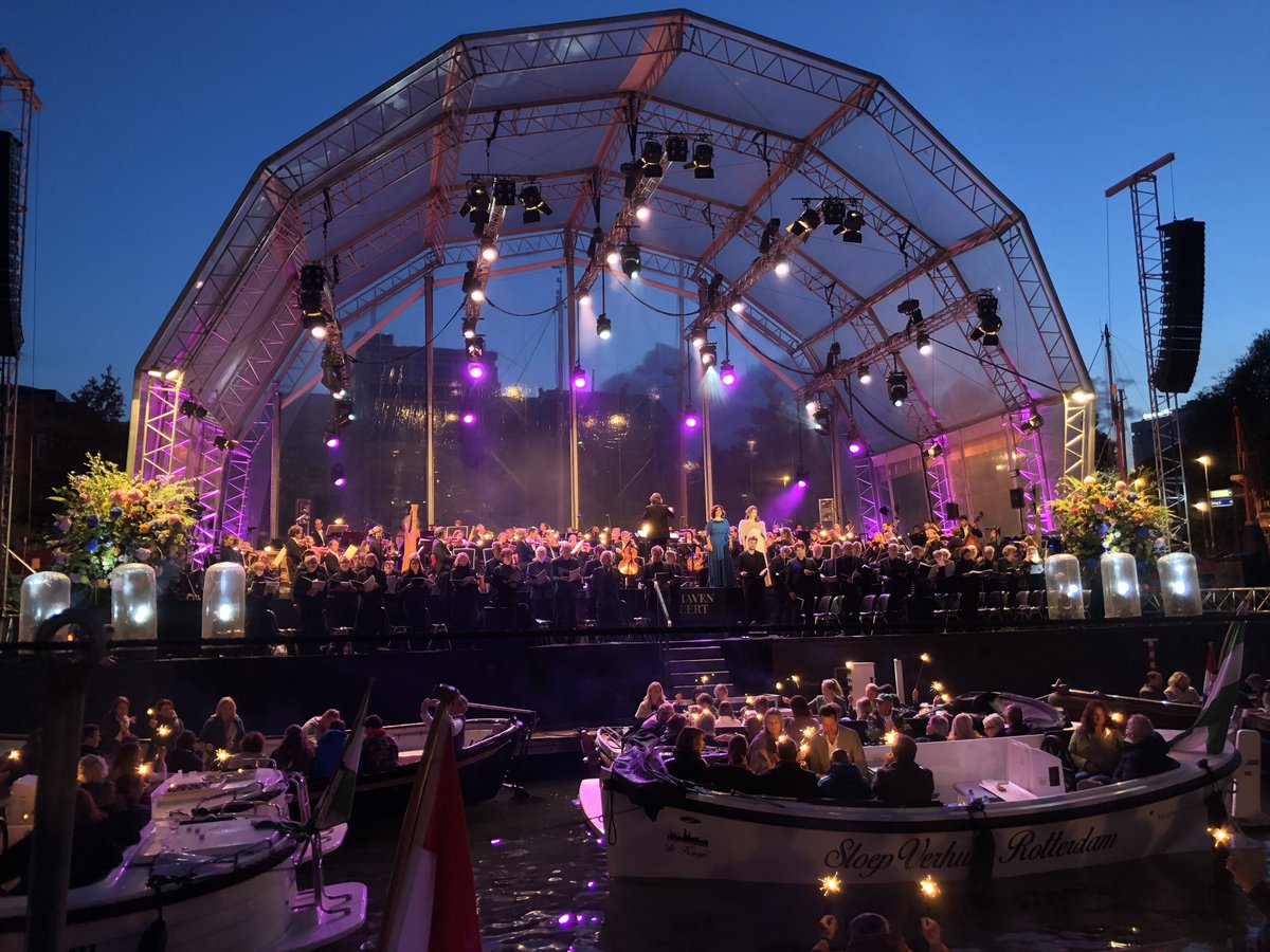 adriaanvisser's tweet photo. #Veerhavenconcert ook vanavond weer bijzonder. https://t.co/hJ35LNsVXo