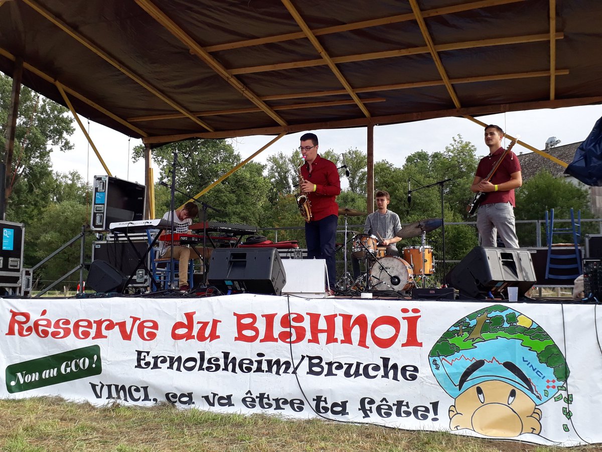 Arnaud_Schwartz's tweet photo. #FestivalBishnoi3 : contrairement à la joie, la créativité et l'esprit de résistance, le #GCO ne passera pas. https://t.co/x9S5qX6jaK