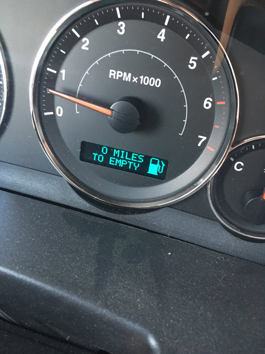 twojeeps8596's tweet photo. Cutting it a bit close today. https://t.co/jfdM104cPi
