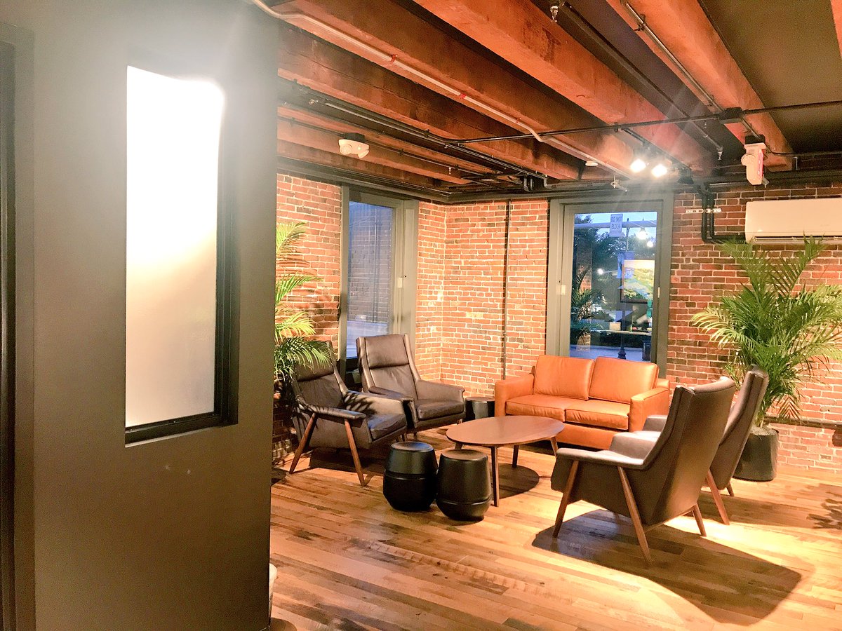 Boston’s newest Starbucks Opens in the Historic Faneuil Hall Marketplace...#comevisit <a href="/FaneuilHall/">Faneuil Hall Marketplace</a>