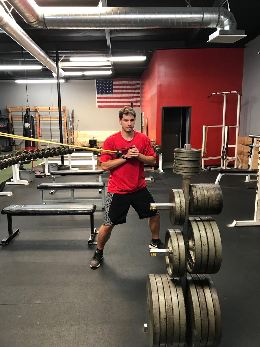 KevinKkiernan's tweet photo. Kids and parents getting work done at @OCStrengthCoach @MaterDeiGBB @TroyHSbsktball #wegotaplan https://t.co/2jlofsNSuC