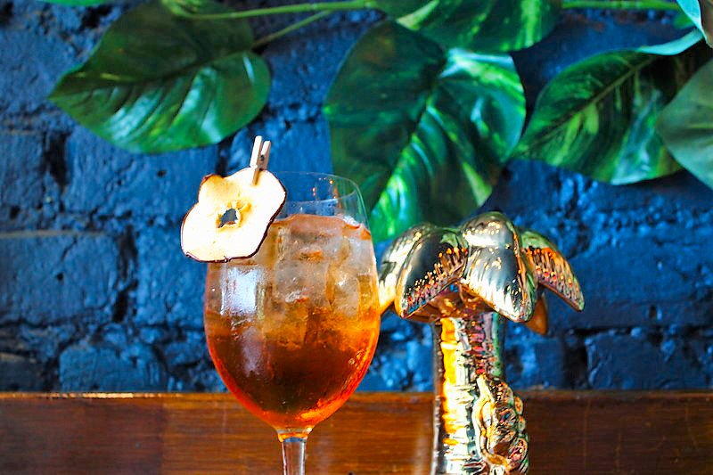 thehubmk's tweet photo. Say hello to El Nicho @BeAtOneBar @BeAtOne_MK's refreshing twist on the well known and loved rum punch!
Combining Havana 3yr old rum | elder flower liqueur | Sassy Cider Rosé.
 🍹 ☀️
#BankHoliday #BankHolidayWeekend https://t.co/OD5evj1i97