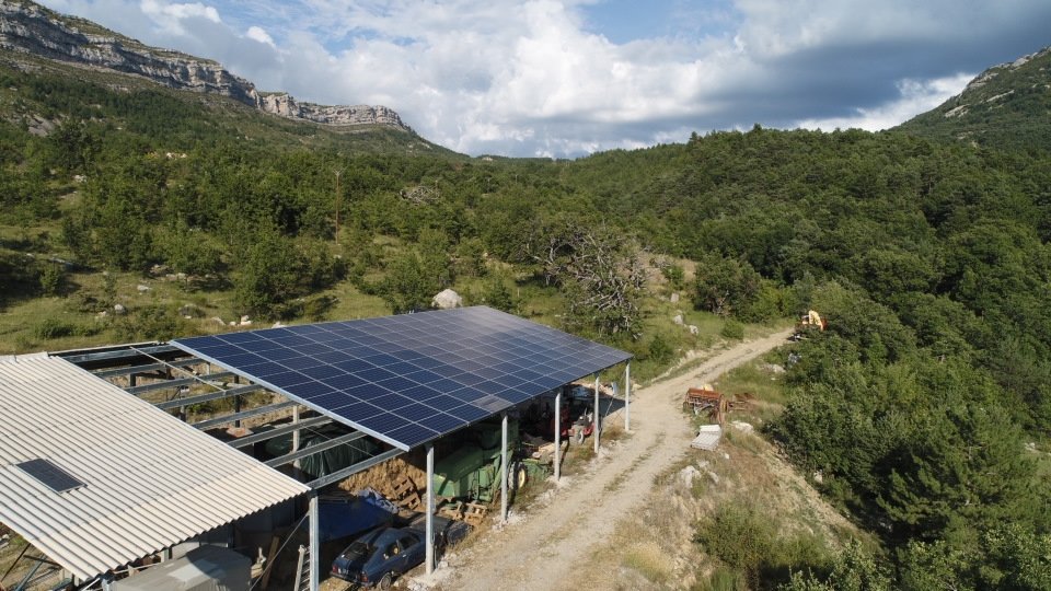 Installation de 36kw en panneaux <a href="/TrinaSolarUS/">Trinasolar</a> dans la région PACA de France #trinasolar #solar #solaire #RenewableEnergy #renouvelables #Energie #Renewables #GreenEnergy #energievetre #france