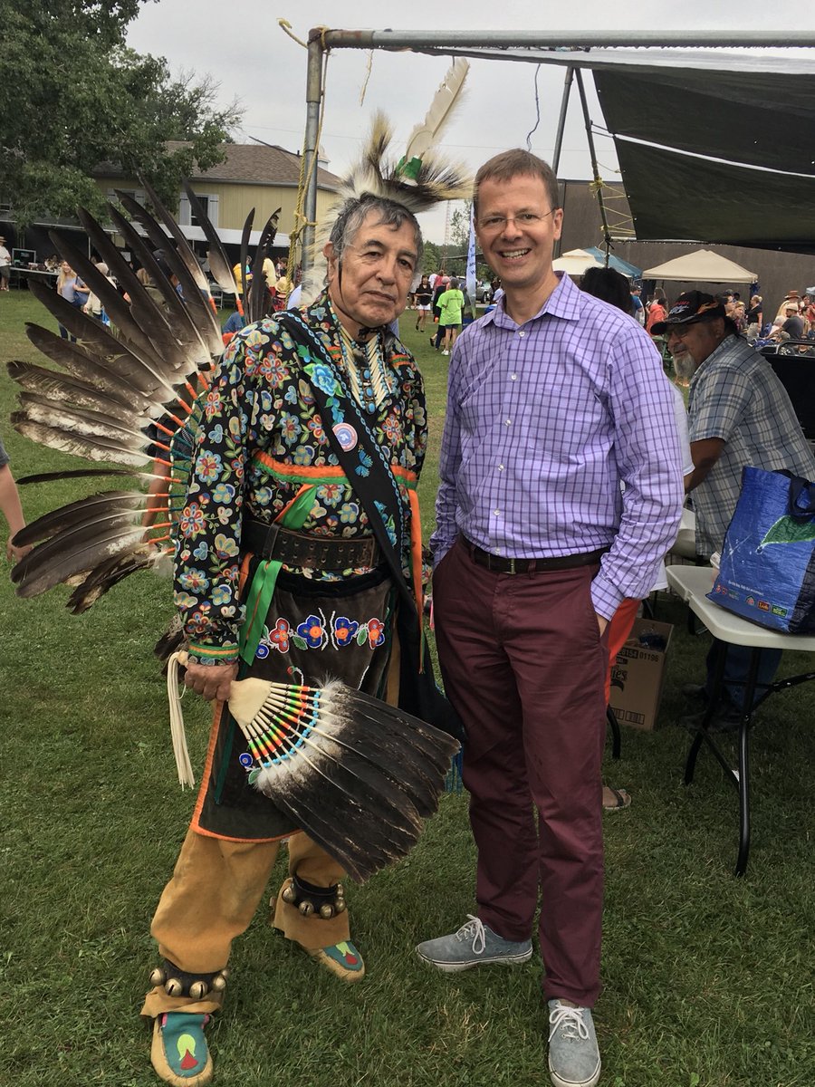 SvenTrueNorth's tweet photo. Honoured to have been part of the Mississaugas of the New Credit Three Fires #Powwow this afternoon! @RStaceyLaforme, thank you for the warm welcome and hospitality, and thank-you to all Indigenous #veterans for their service!  #NewCreditPowWow @mncfn https://t.co/YwPDp0HFEa