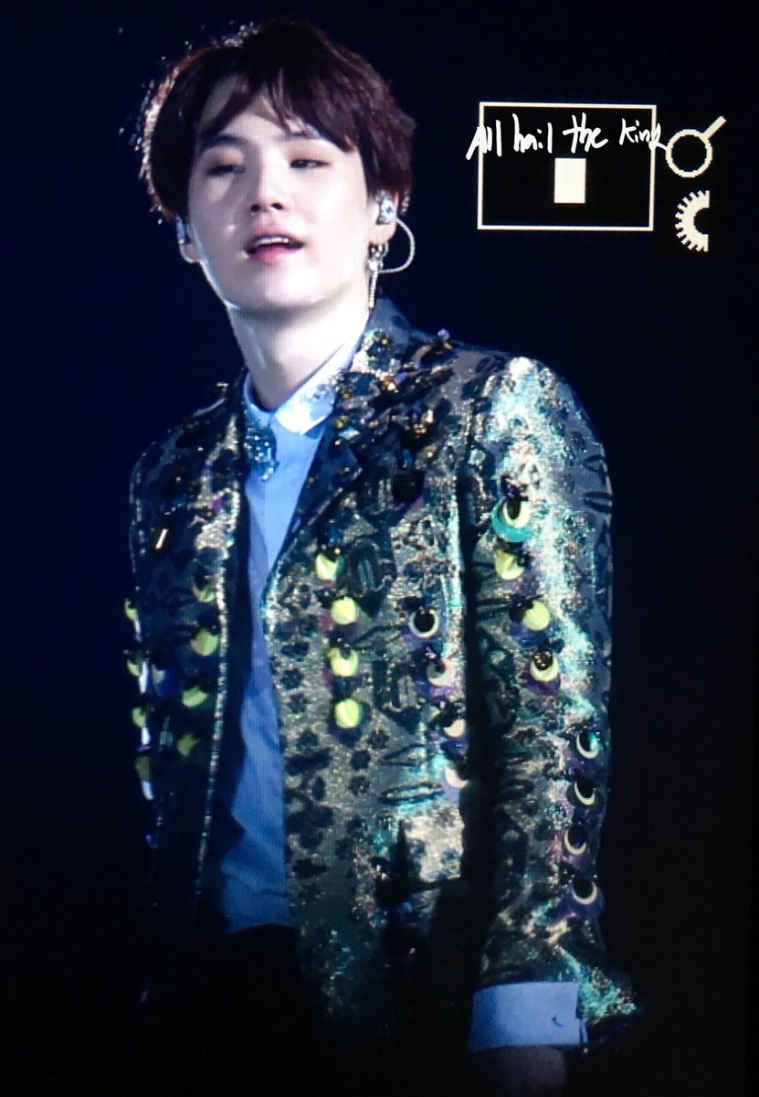 BTSARMYISLOVE13's tweet photo. #ARMYIDOLPARTY #BTS #BTSLoveYourselfTour #AgustD #1DAY_LEFT #ANSWER #ARMY #BigHit #BANGTAN #BangtanBoys #BTSARMY #SUGA #JHOPE https://t.co/cQo0Wy8mJ8