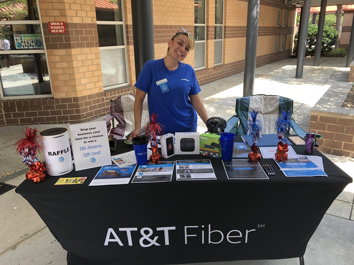 katieyurcoATT's tweet photo. Celebrating women’s equality with these lovely and successful ladies of AT&amp;T! #CommunityDays @404girl @MidAtlantic1860 @OwnTheHomeJones @therealgem3 @CorkinsCaleb https://t.co/NENc76OmGS
