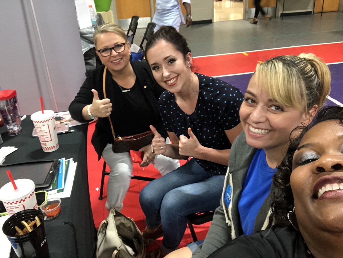 katieyurcoATT's tweet photo. Celebrating women’s equality with these lovely and successful ladies of AT&amp;T! #CommunityDays @404girl @MidAtlantic1860 @OwnTheHomeJones @therealgem3 @CorkinsCaleb https://t.co/NENc76OmGS