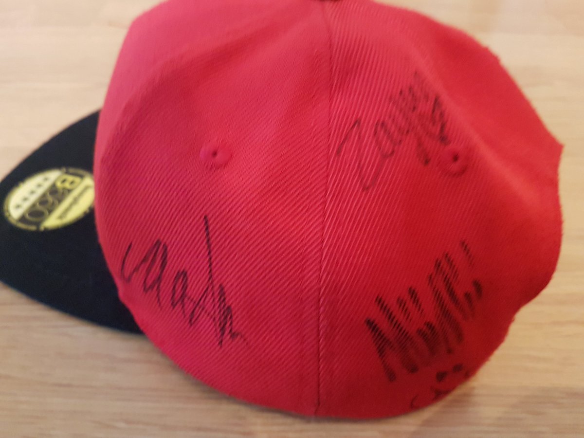 Timo060's tweet photo. Super Gamescom dieses Jahr. Hatte schöne Gespräche mit den besten Streamern/Youtubern die es gibt. 
@Lara_Loft , @ZayuriCosplay , @MiiMiiTV , @LoLSola , @maximmarkow 
Danke an euch für die paar netten Worte und die Autogramme. Ihr seit die besten <3 https://t.co/zs1tF21p5z
