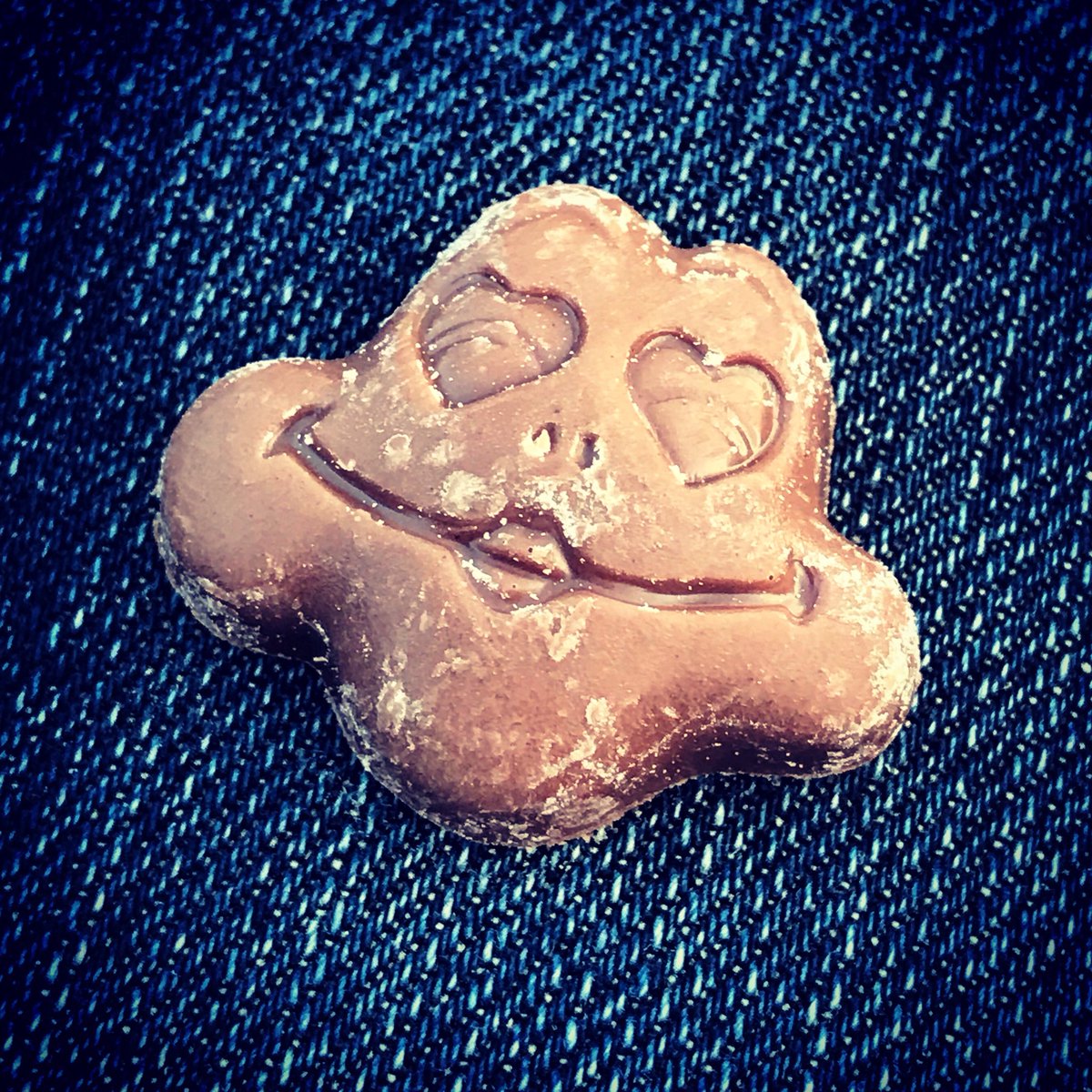 YorkshireTechy's tweet photo. Dear @CadburyUK, my girlfriend says they put the #loveheart ones in her pack only, especially for me... So just wanted to say thank you :) ❤️ hehe #freddofaces #freddo #chocolate #dairymilk https://t.co/aCEDFLdKeY