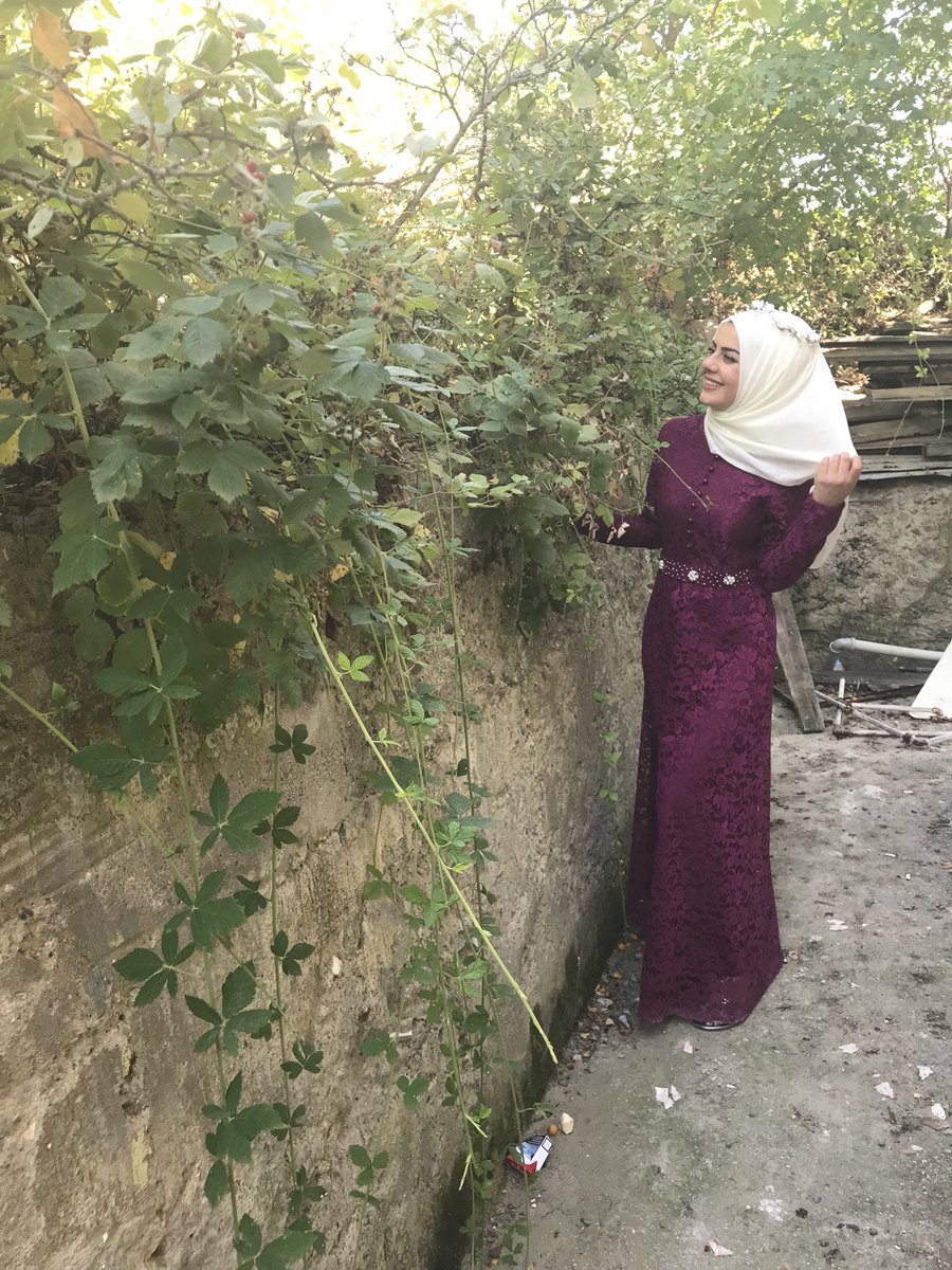 Ablam gelin oluyor sırada bana geliyor jsjsjs