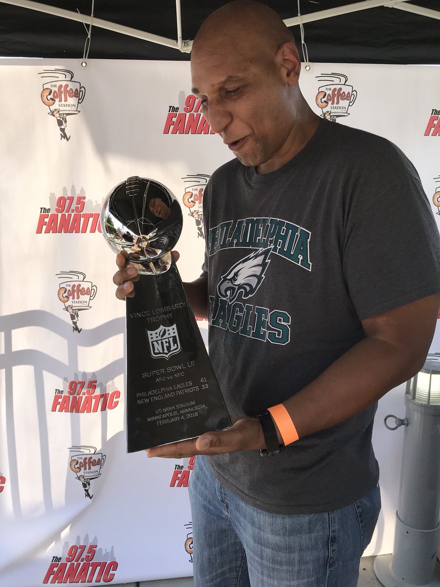 BryanJaron83's tweet image. #975fanfest #LondonContest