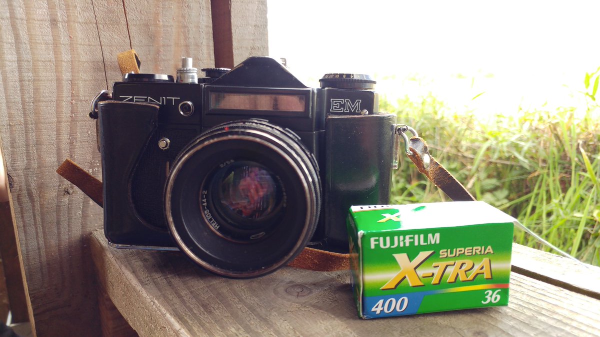 rosiestquartzNA's tweet photo. For #findsoftheweek, I have this lovely Zenit EM that actually turned out to be FREE since the meter doesn't work! Taking it on a nice walk with @CaraH101 today with some Superia 400 ✨ https://t.co/GZJf0QW6qk