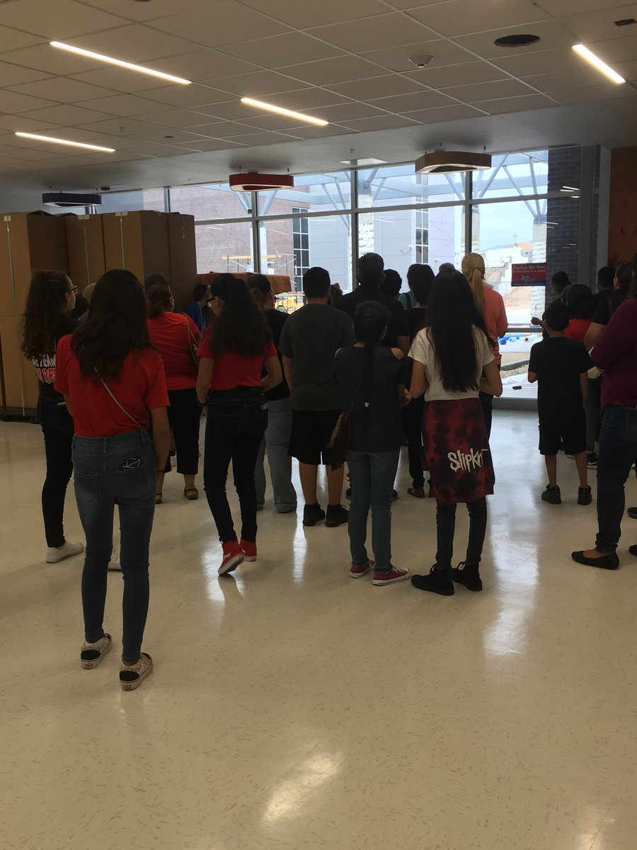 catherinedoc12's tweet image. BAMS tours are starting!! Changing the lives of students!! #TheDistrict #KidsDeserveIt #OneRed