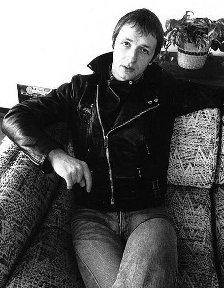 Rob Halford invented britpop fashion in the late 70 s. Happy Birthday, King Halford. 