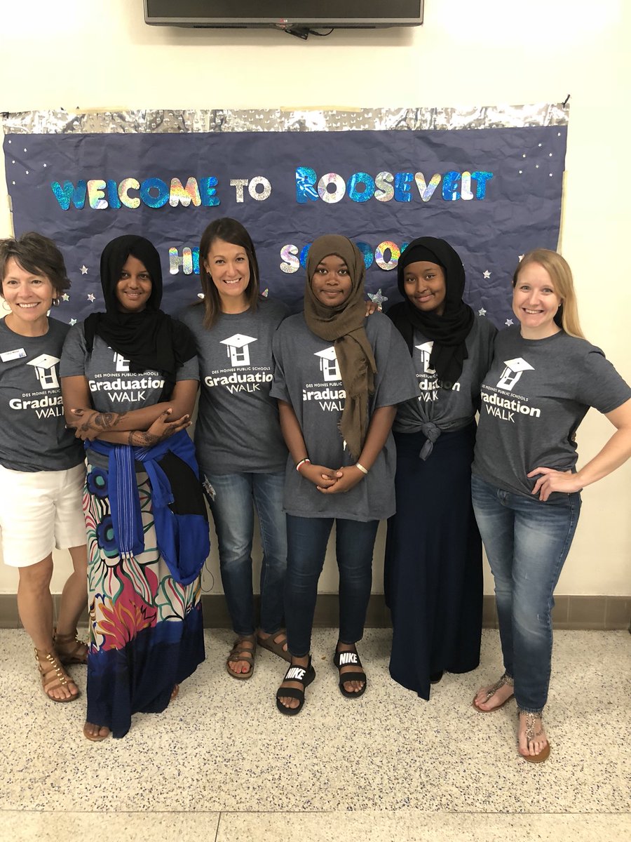 salukivuk19's tweet photo. Super helpers at Roosevelt are amazing young ladies. Thank you @DSMRoosevelt for providing amazing students to aid in the #GradWalk2018 #LiveUnitedDSM https://t.co/Zow0dqkGwZ