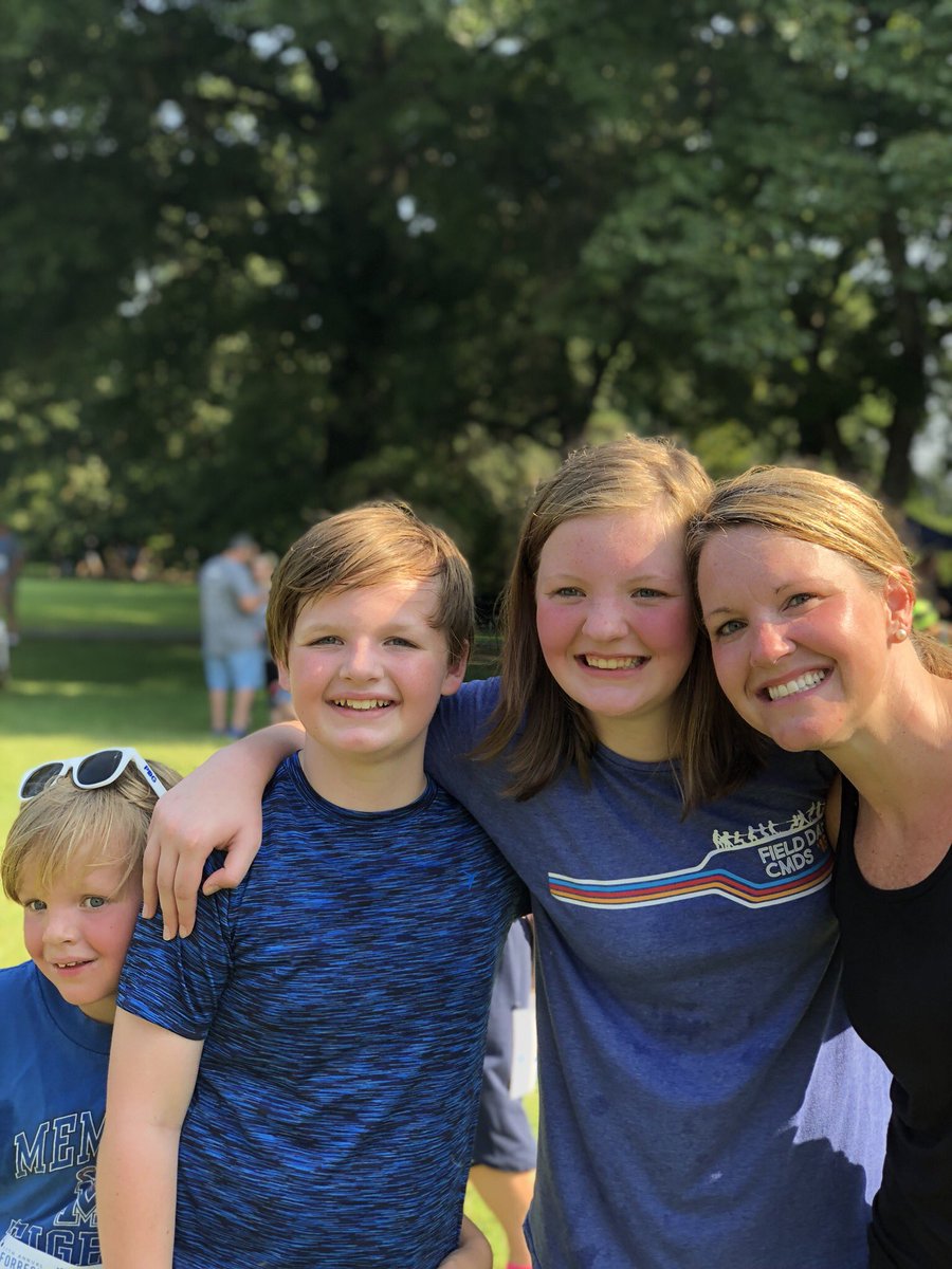 lizcameron13's tweet photo. Great morning for the @ForrestSpence5K and a fun run with my girl. 💙💙💙#empathyunderstandinghope https://t.co/E5sMjfU2fD