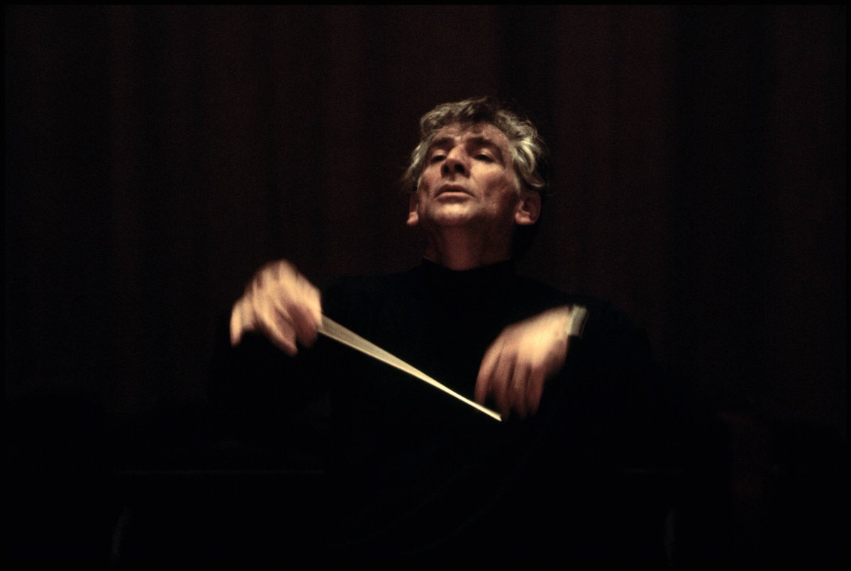MagnumPhotos's tweet photo. American conductor and composer Leonard Bernstein was born on this day 100 years ago.

PHOTO: USA. 1970.
© Constantine Manos/Magnum Photos https://t.co/kgPhhVNrTz