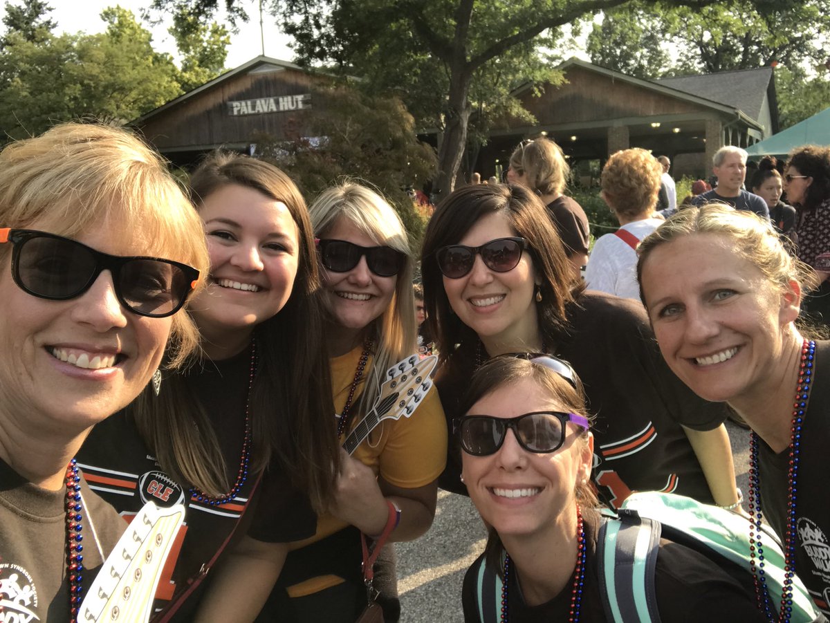 SlateHillStars's tweet photo. We were so excited to support our @RichfieldElem #rockstars at the @UpSideofDownsOH Buddy walk @clemetzoo @PiperShort1 @miss_gahan @Burkhartbuddies @abbykassel  @RevereLocal https://t.co/OUiZD1QFff
