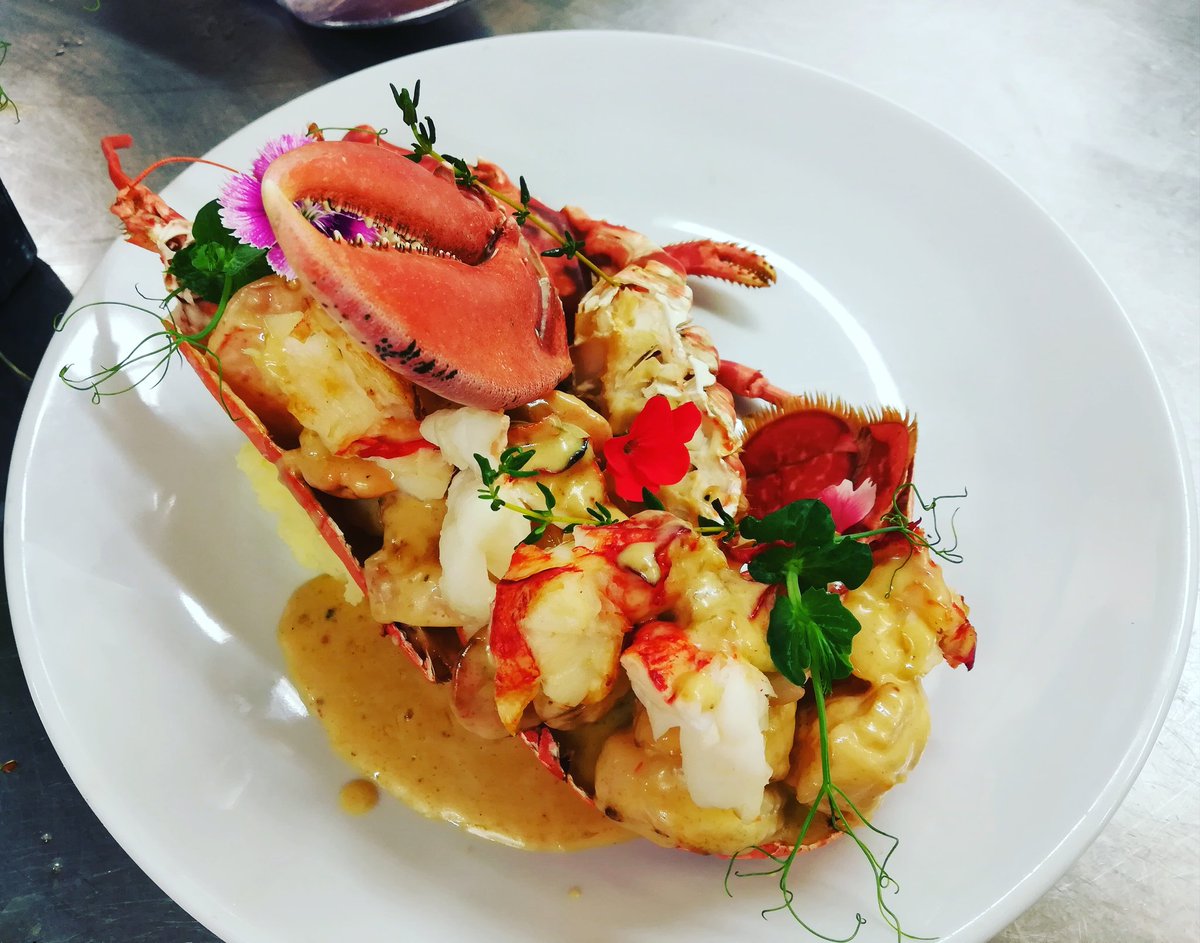 ChefKillianod's tweet image. Lobster Thermidor @BoyneValley @HandShane @little_cress @JustcallmeLette @baytreebistro @BoyneValleyFlav @DrummondHGarlic @BumblebeeFarm_ @chefSimonW @BlasNaTire @SlowFoodBV