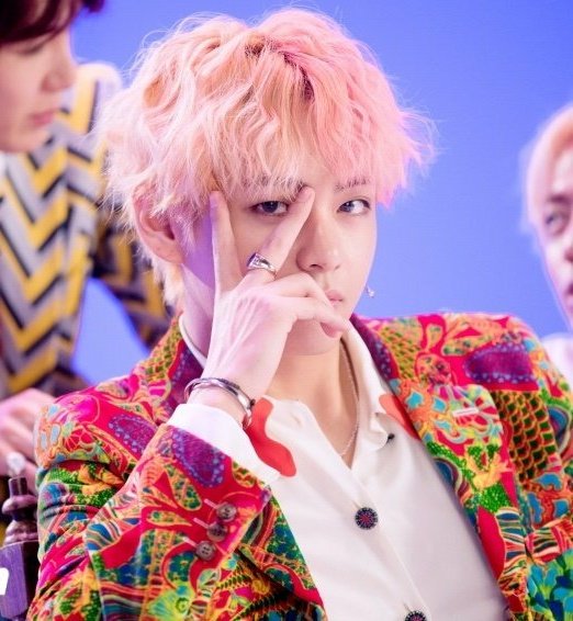 Taehyung deep voice 🔥💙💙 on Twitter: "#tAehyung #idol #BTS Taehyung ️…