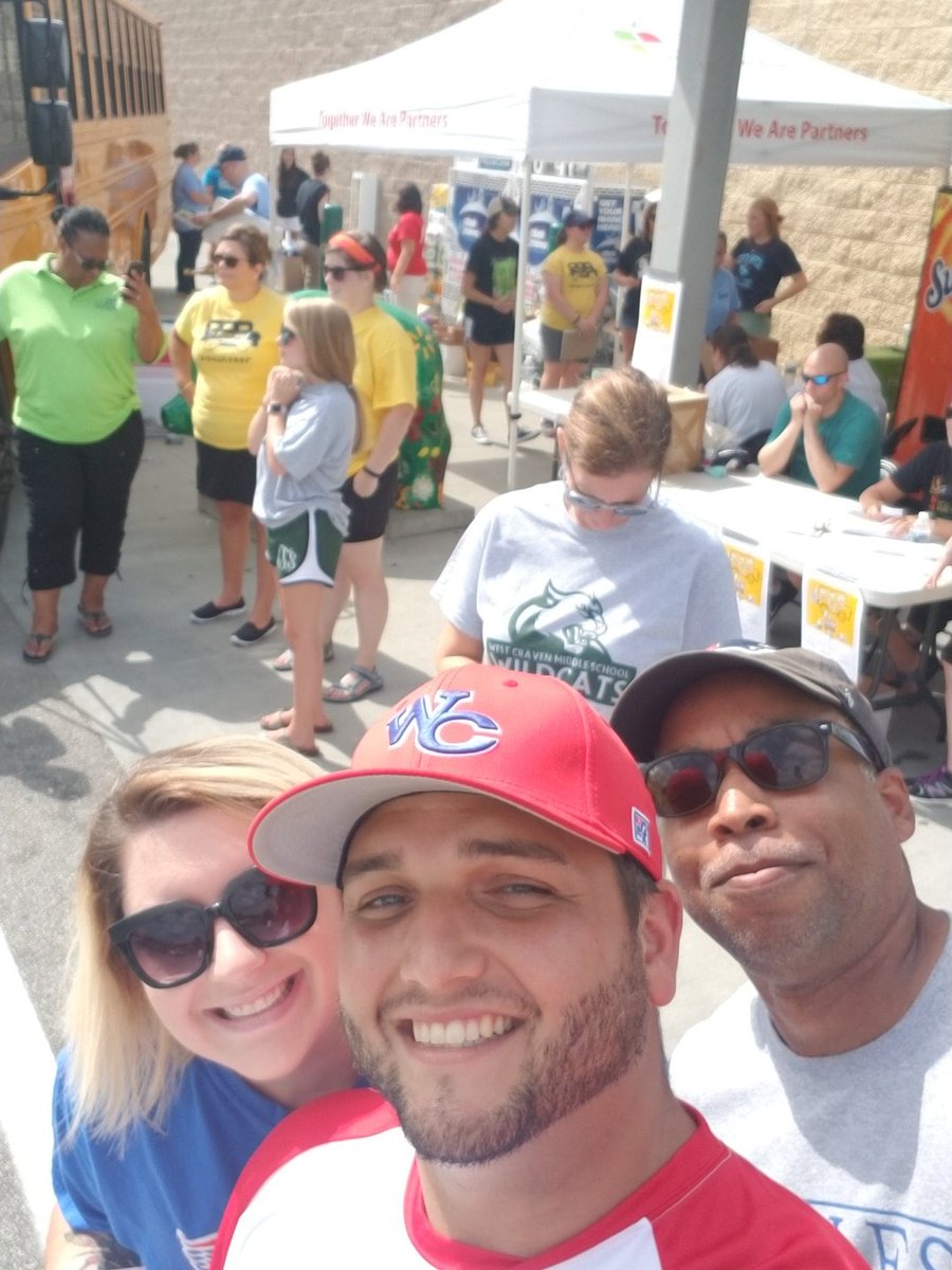 mrduddingsclass's tweet photo. WCHS holding it down at #2018stuffthebus #threescompany https://t.co/Ks3yg5IAyw