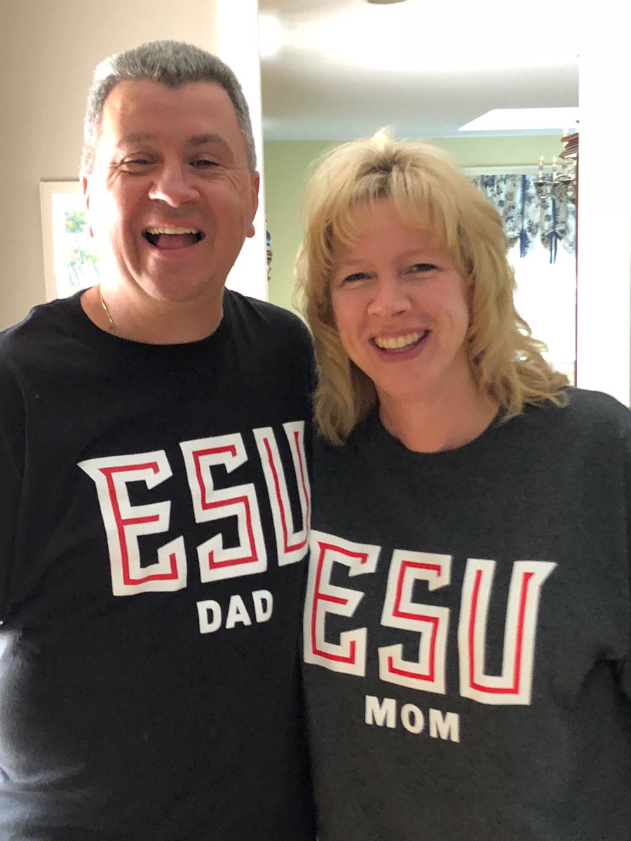 gtb0401's tweet photo. We dropped @babbitt20 off at ESU and then we found our way to bookstore and look what we found!!!! Love you brooke !!!! https://t.co/8NmTrwTfK5