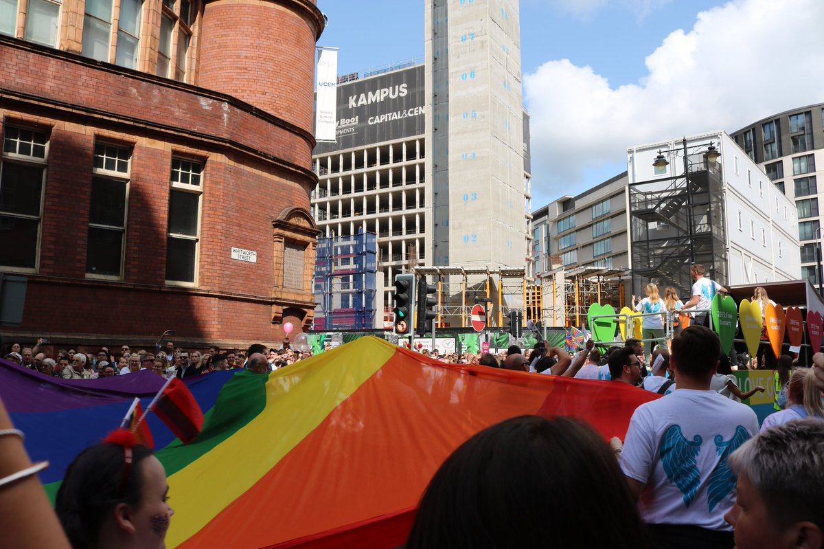 CapitalCentric's tweet image. It’s awesome seeing the #manchesterpride2018 parade right outside of #KampusMCR We’re really looking forward to being a part of pride in the future! ✨ @KampusMCR @HenryBootDev