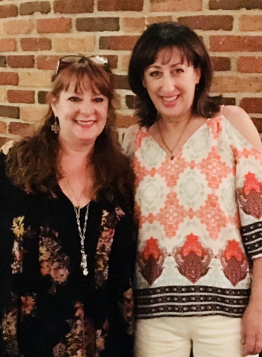 DoubleDogProd's tweet photo. Had fun watching Beth in action on the funniest show on the air and catching up. #Mom #BethHall https://t.co/CXPnnd378R