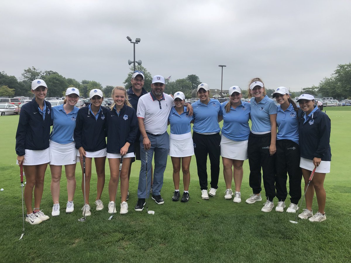 ProspectGGolf's tweet photo. Not every day do you have World Series Champion Ozzie Guillen rooting for the Knights! Thanks for the pic coach! Our match is following Ozzie’s group. Wow! Go Knights! https://t.co/c2QcDj34Tm