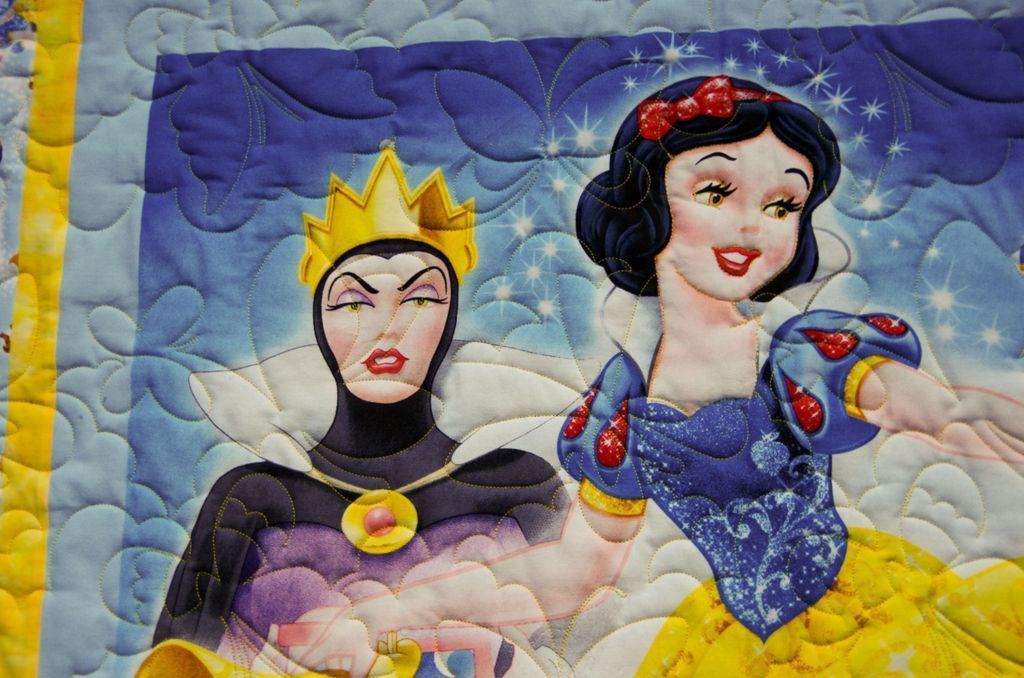 howarths63's tweet photo. Feel the Magic! Beautiful #SnowWhite &amp; the 7 Dwarfs #Quilt, #ToddlerGirl #BabyGirl #MinkyQuilt #Warm your little #Princesses #Heart with a #handmadeQuilt #Keepsake #Birthday  https://t.co/ksrmGfBBVp https://t.co/ahPfmXHAaX