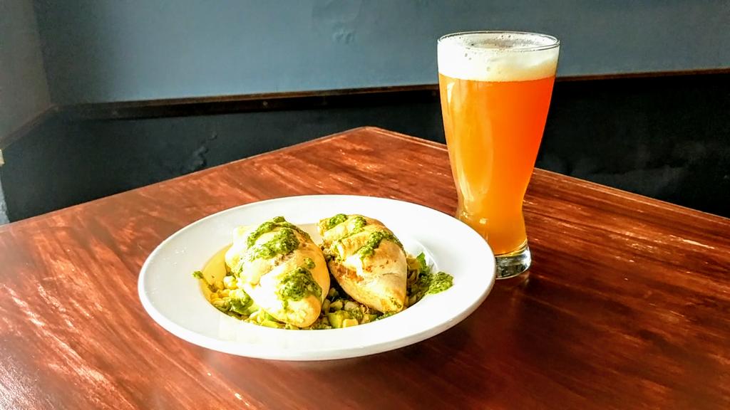 Our special today is beef empanadas with corn and avocado salad topped with chimichuri sauce.

You're going to want to try these out with the brand new a Pineapple Daisy Glaze IPA.

🤘🎸🍻🍍