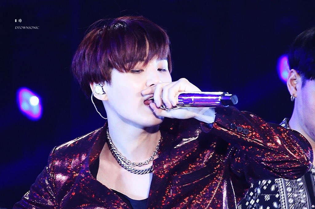 yoonghiPD's tweet photo. ใจแม่ๆๆๆเต้นแรงเกินไปแร้ว #ยุนกิพ่อทุกสถาบัน #ยุนกิพ่อคนSWAG #SUGA https://t.co/zT2oyamppv
