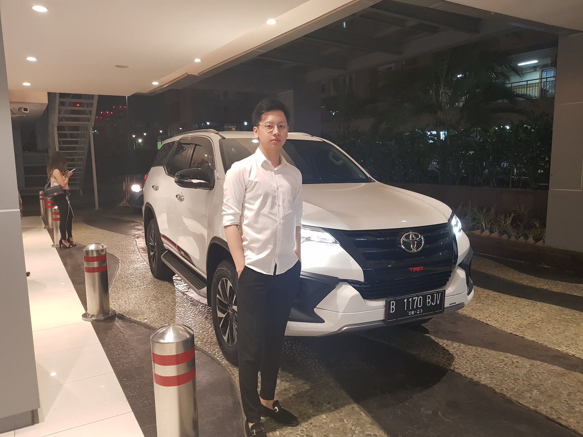 officialhein's tweet photo. Started @ELITE8_eSports a year ago, thank you Esports for teaching me lessons and opportunities. https://t.co/9L6699L2H5
