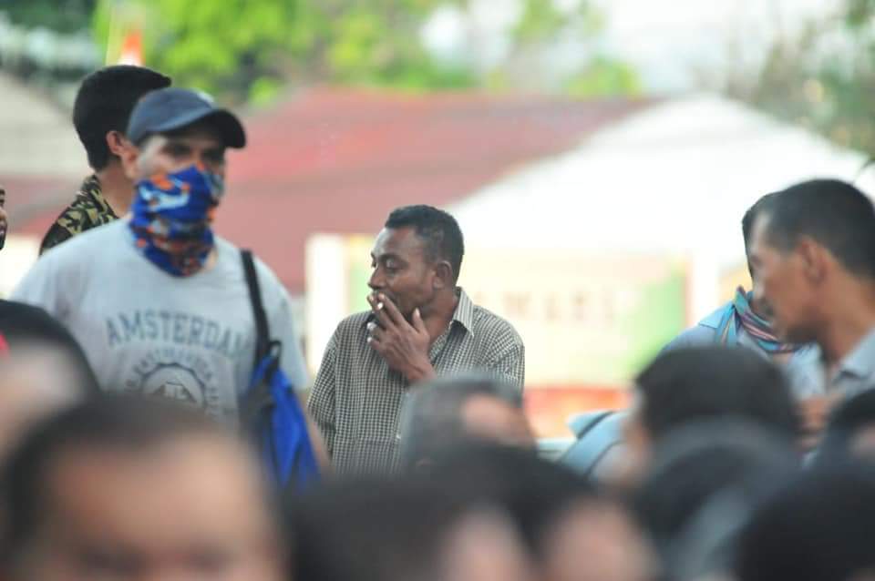 Jelas sekali massa yg menghadang Mbak Neno Warisman di Bandara SSK II Pekanbaru untuk menghadiri acara Deklarasi Riau #2019GantiPresiden esok hari di Pekanbaru bukanlah orang Riau. Mereka lebih mirip massa bayaran impor.