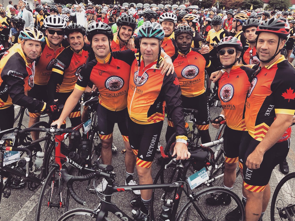 JereWilson17's tweet photo. And we’re off!! Day 1 for The Ride To Conquer Cancer 🚴‍♂️ @TheBCRide @VictoriaFire730 https://t.co/czO5Jtivzz