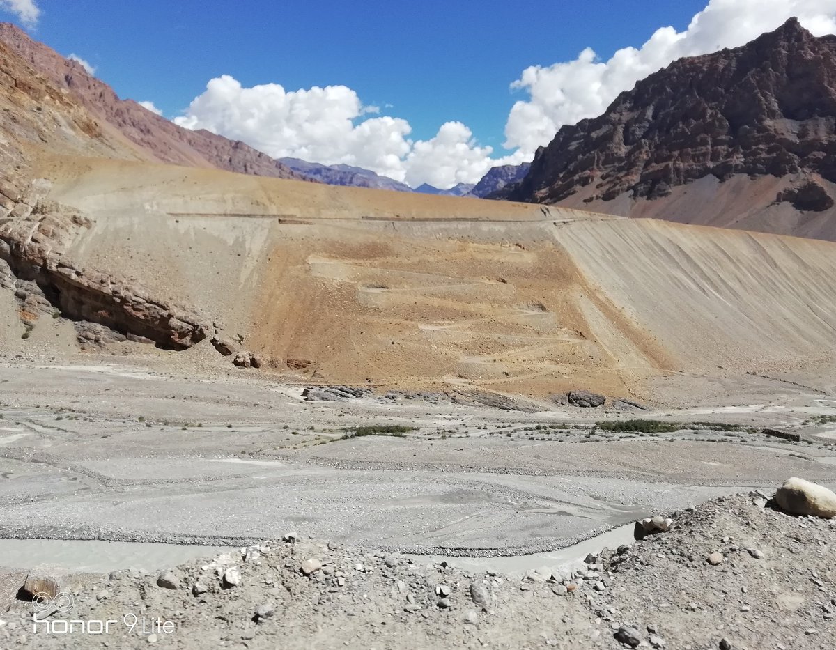 chandar1999's tweet photo. No matter how high you may be we will find a way to reach.
On way to #Lossar #HimachalPradesh
#Spiti #River #Honor9Lite #Photography https://t.co/eGtBFuQ7qy