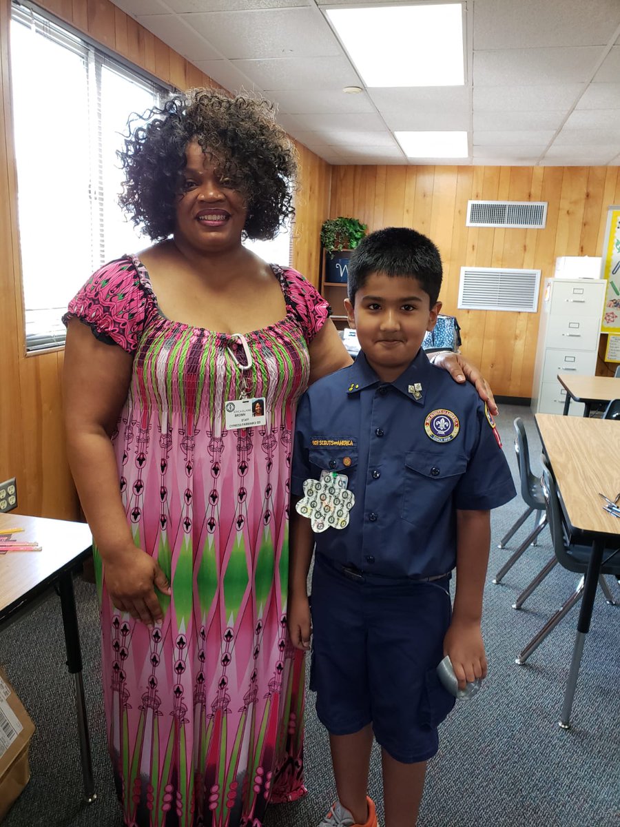 ShilpaPandey19's tweet photo. Welcome to Warner Ms. Brown @LearningwithB, you will be loved and respected here. Have a great school year. https://t.co/o2kVNhc3uF