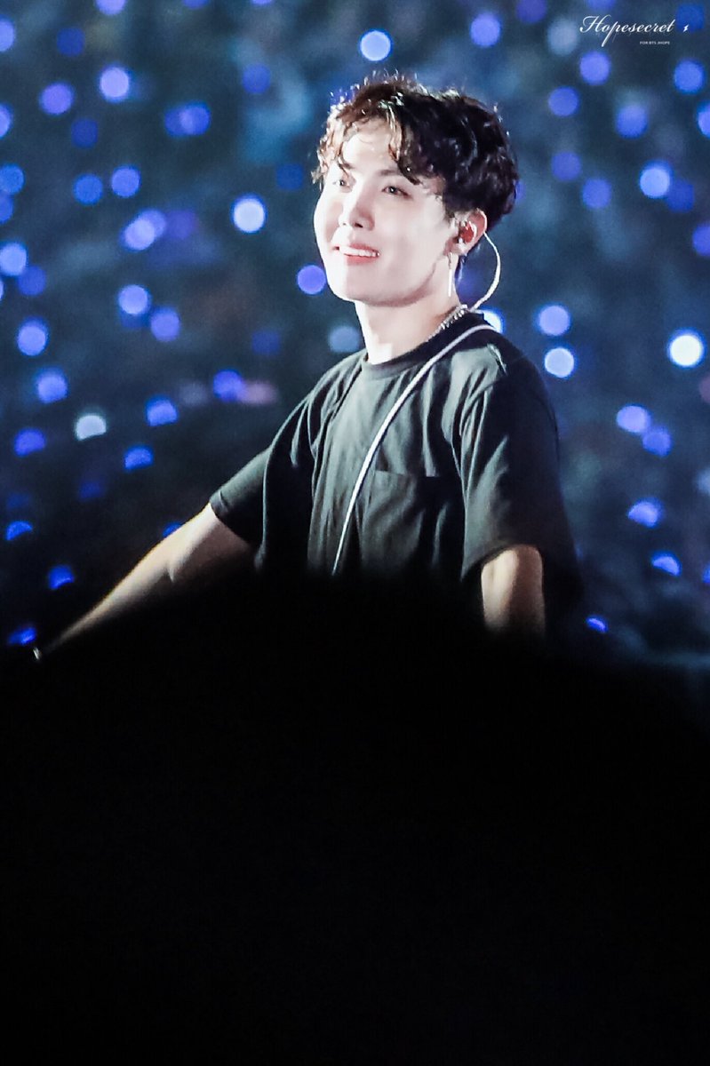 detyoonseok's tweet photo. What a beautiful start to this tour ♡♡ https://t.co/dD3oN6LhEO