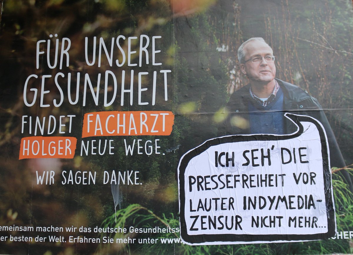 maquiblog's tweet photo. Soli-#Adbusting für #linksunten zum Tag der offenen Tür am Innenministerium:
https://t.co/yPiLcr9rUp

Gegen #Zensur, #Prügelbullen, #Hetze und #Abschiebungen!

#Kommunikationsguerilla #Adbusters @RegSprecher #HalloPolitik #indymedia #Freiburg #fightrepression https://t.co/myjR2JIjcu