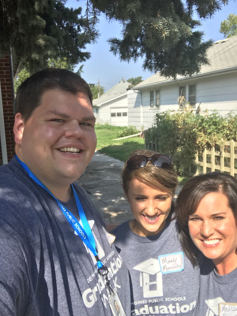 Dsmeast's tweet photo. Team 19 is out and about talking to families about attendance, graduation, and support systems available @Dsmeast! We have met some incredible students and families. Excited to meet more. #GradWalk2018 #LiveUnitedDsm https://t.co/uXbPFdb3fU