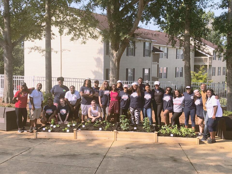 _ShePerf's tweet photo. Started the day off giving back to my CSU 💙🐾❤️ #CSUDayOfService #ResLife #FamILY #ColumbusNotClayton https://t.co/vLQPgnvX3x