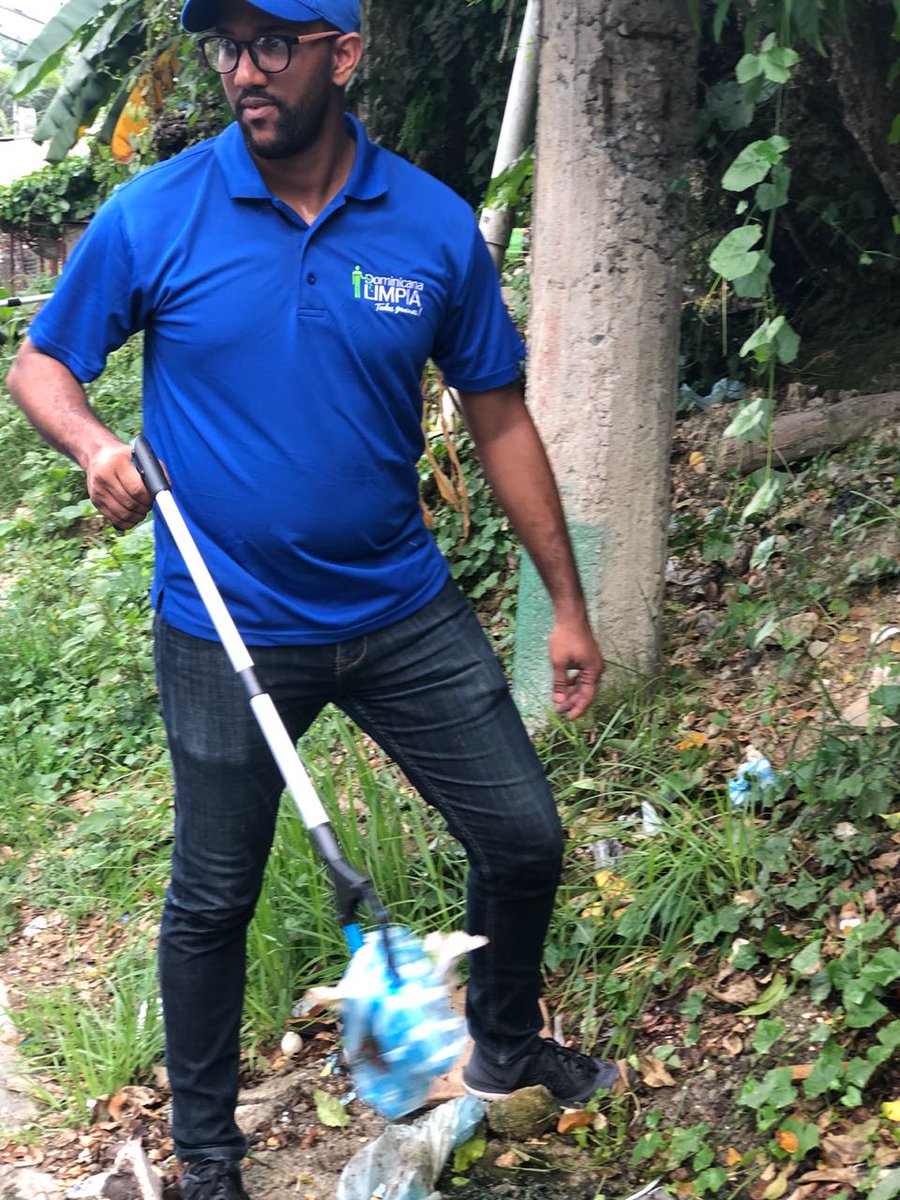 JRodriguezFP's tweet photo. Nuestra juventud es también parte fundamental del reciclaje es por eso que con responsabilidad y compromiso asumen el reciclaje para convatir con las contaminación de la basura. #DomingoEnElCaliche @DomingoCG1 @ArielGutierrez @MoisesVicenteM @NewtonPujols @josueCa54659756 https://t.co/3xdLKExHyf