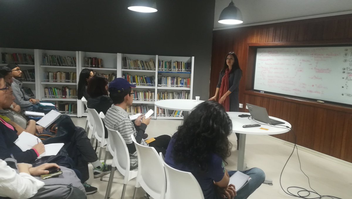 MedialabCIESPAL's tweet photo. @YomaraRosero facilitando la charla "Estrategias de financiamiento para un proyecto" en el marco del #ProgramaCiudad de @MediaLabUIO @ciespal y @GIZEcuador https://t.co/fQ3K9Vq4RU