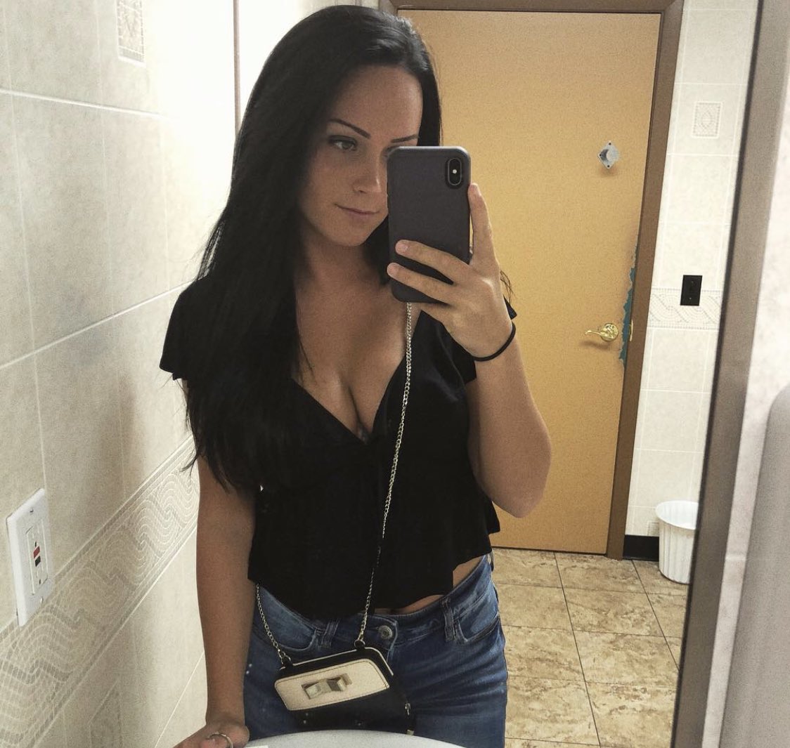 RealIySteph's tweet image. 