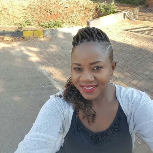 Fafa04859407's tweet photo. Loving the hairstyle mwaaaaaah https://t.co/Fgebmp8Cju