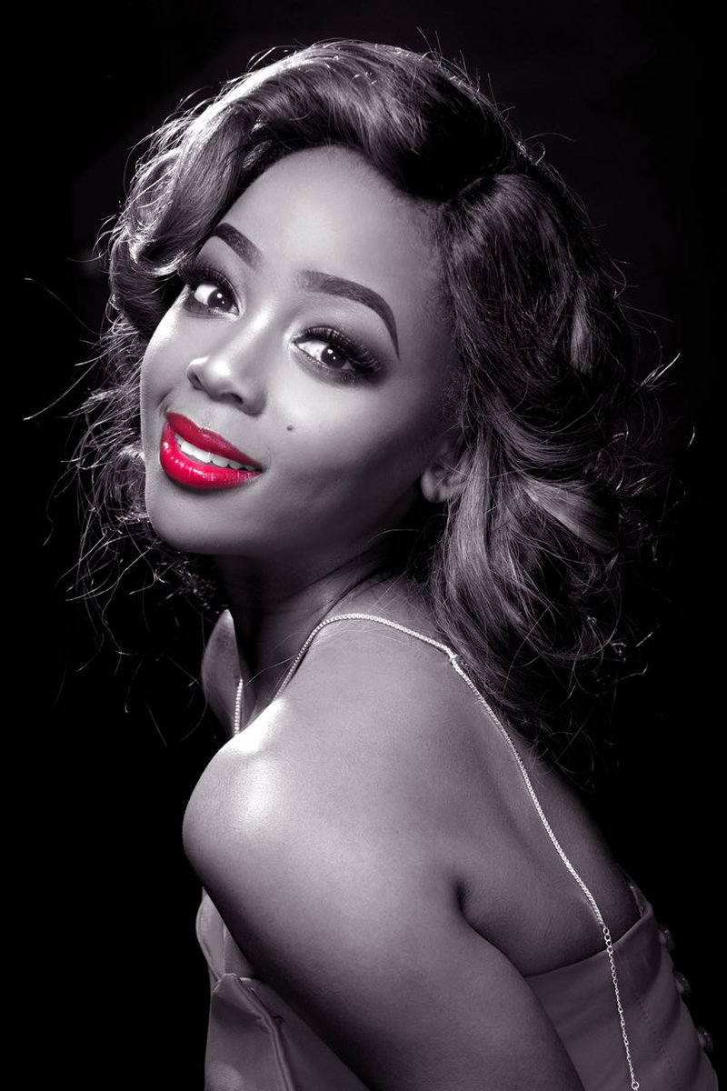 Young_Papa_Gee's tweet photo. Thus Meryln Mbedueor. Favorite picture for 2018,favorite hottest women for life, most beautiful smile, period.#Ngiyashiselwa #NOMPOPI #blackbarbie #african'sfinest @ThusoMbedu https://t.co/5s44MkCgs1