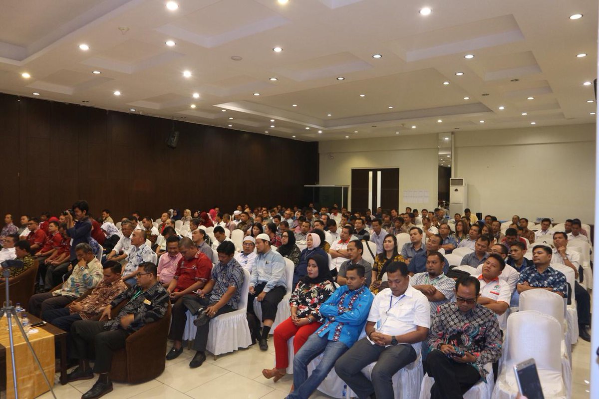 LilisRitonga's tweet photo. Direktur PPMD@KemenDesa Bapak @fachrilabalado  didampingi Kadis @dinaspmd_provsu Bapak Aspan Sofian membuka Pelatihan #ProgramInovasiDesa TAPM Kab/Kota Prov Sumut, 25-8-2018
#PIDSUMUT
@jokowi 
@EkoSandjojo 
@taufikmadjid71 
@tppindonesia 
@inovasidesaID https://t.co/gnbfMBWwab