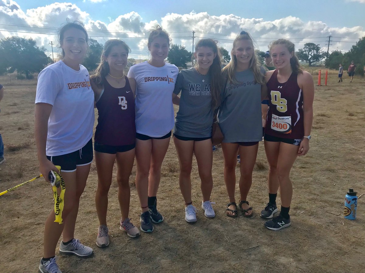 DSHSsball's tweet photo. Softball representing at cross country this morning! Managers, runners and supporters! #multisportathletes https://t.co/vpQlun8Uax