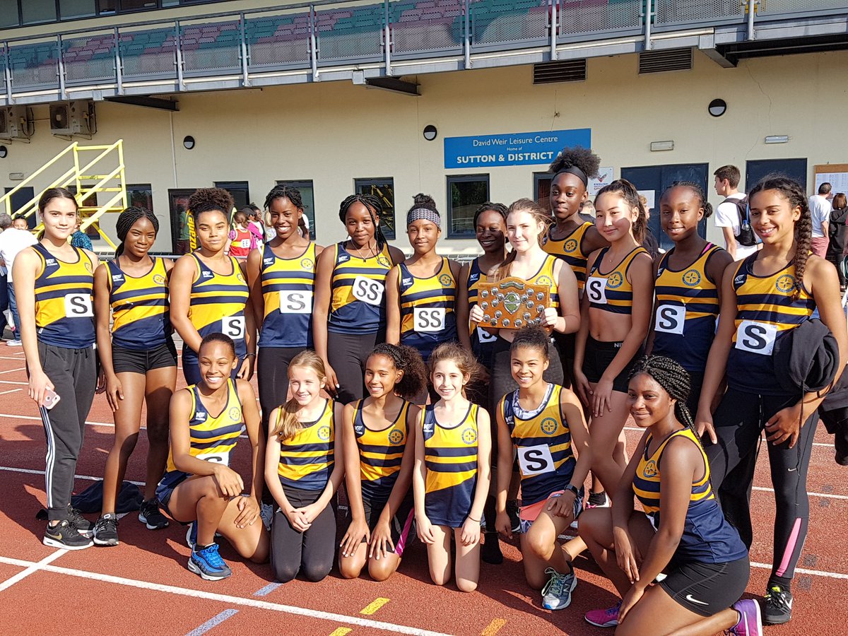 SuttonDistAC's tweet photo. Congratulations Ladies Winners of Lily B plate #proudclub #blueandgoldvests https://t.co/0gkNbs2XLH